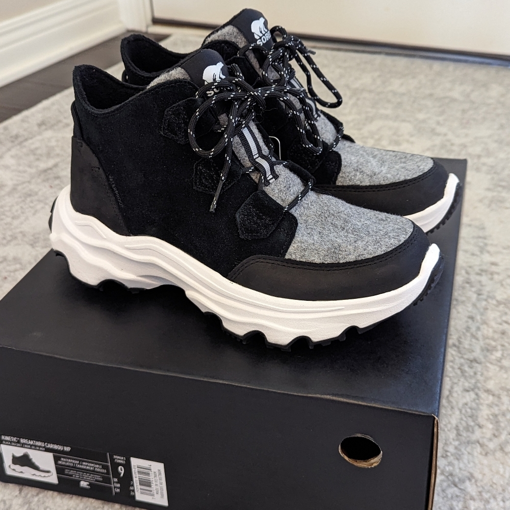 NWT Sorel Kinetic Breakthrough Caribou Waterproof Boots